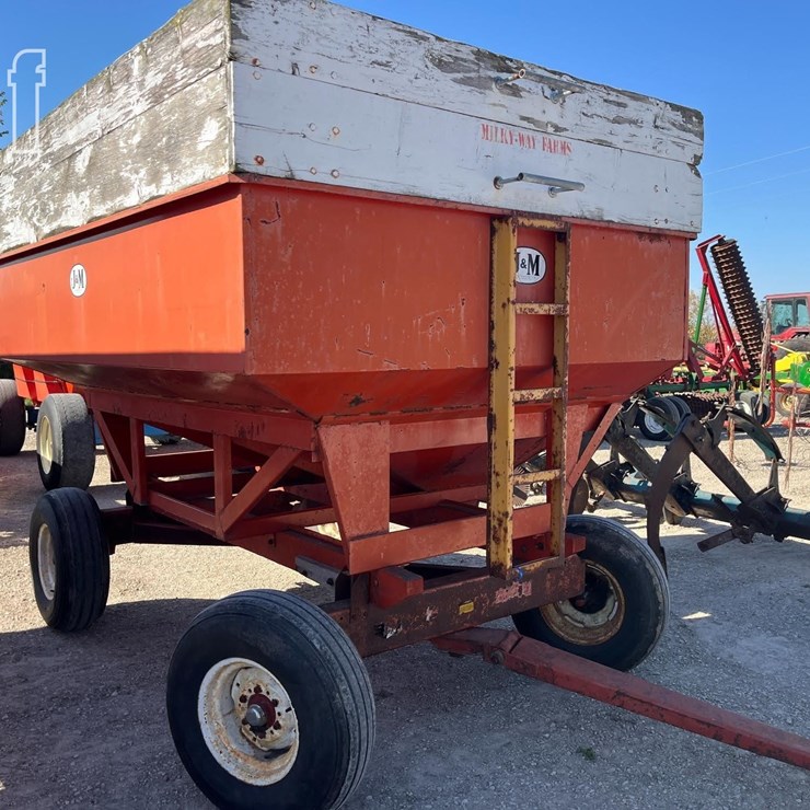 J&M GRAVITY WAGON 8062