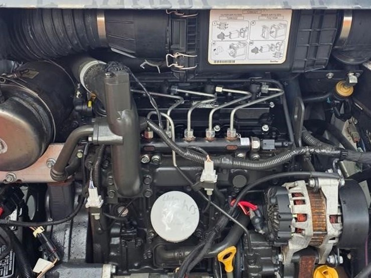 2018-bobcat-s550-image-42