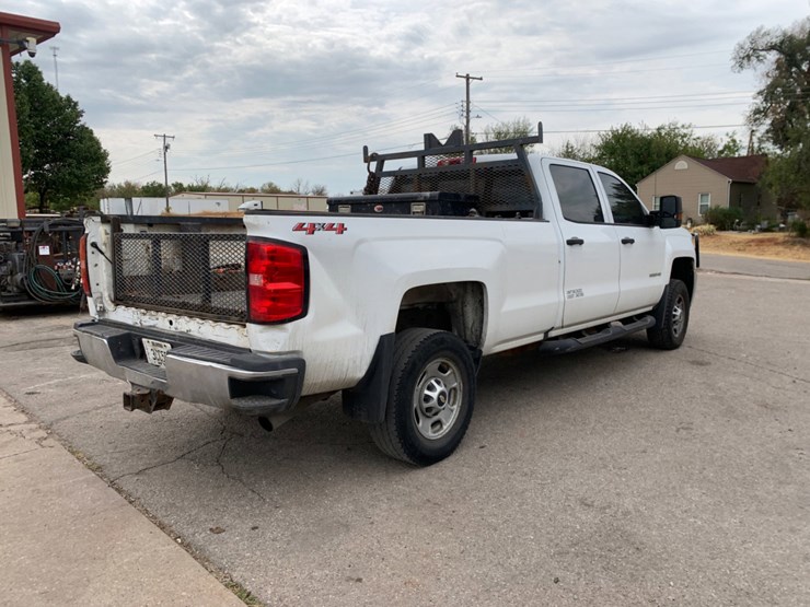 2018-chevrolet-silverado-2500hd-image-4