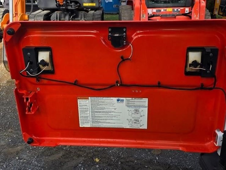 2018-bobcat-s550-image-39