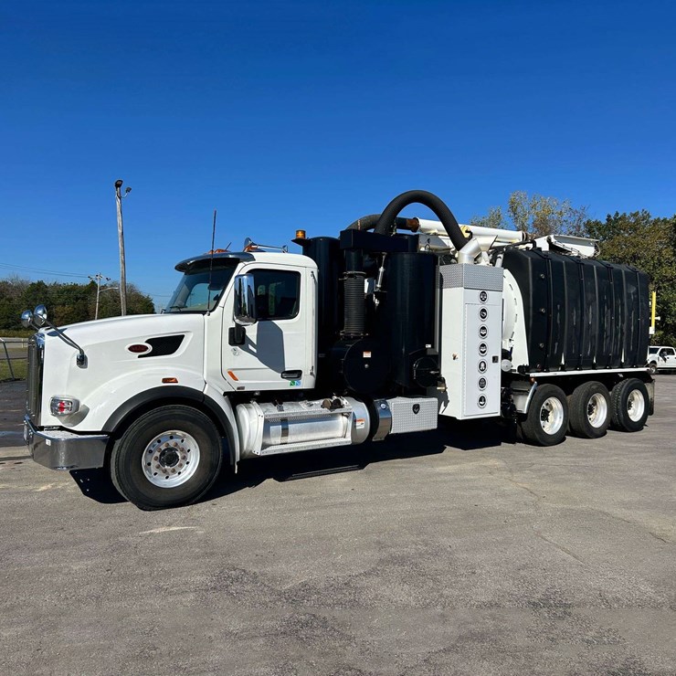 2020 PETERBILT 567