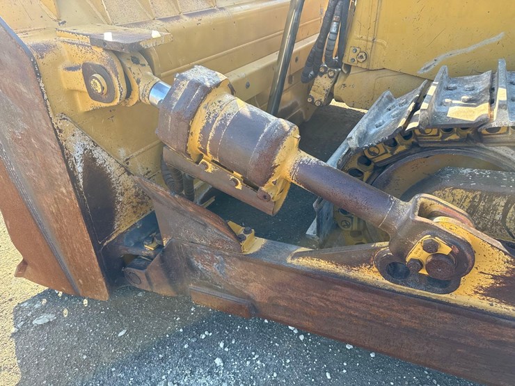 2019-caterpillar-d8t-image-15