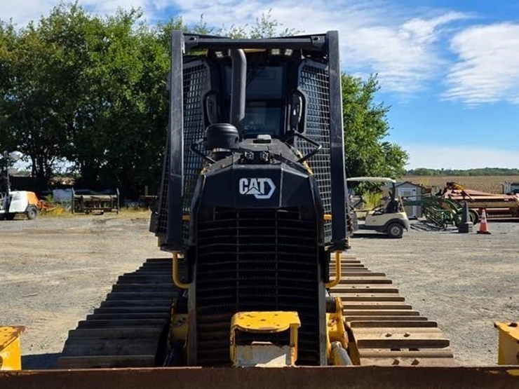 2021-caterpillar-d3-image-50