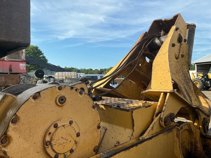 deere-640g-image-31