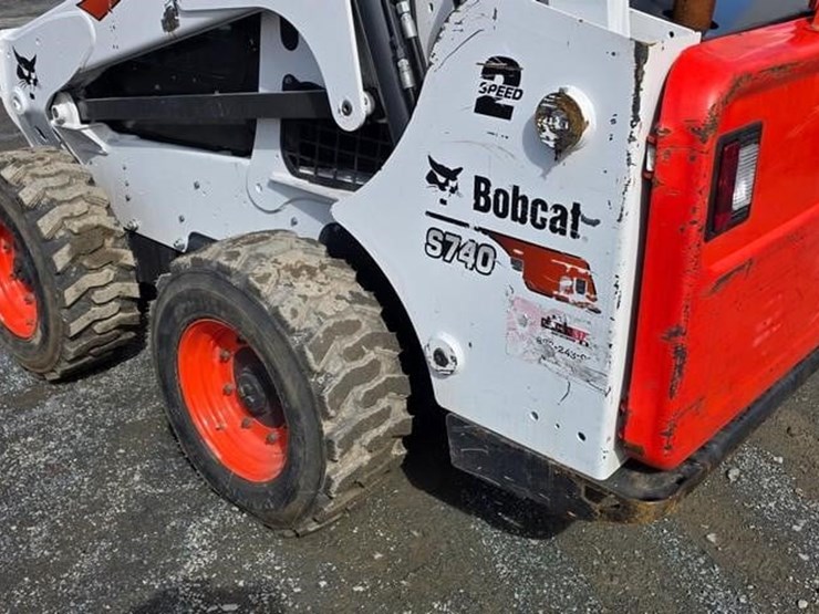 2023-bobcat-s740-image-21