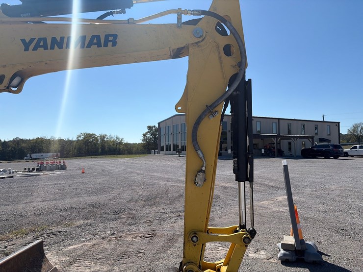 yanmar-vio55-image-26