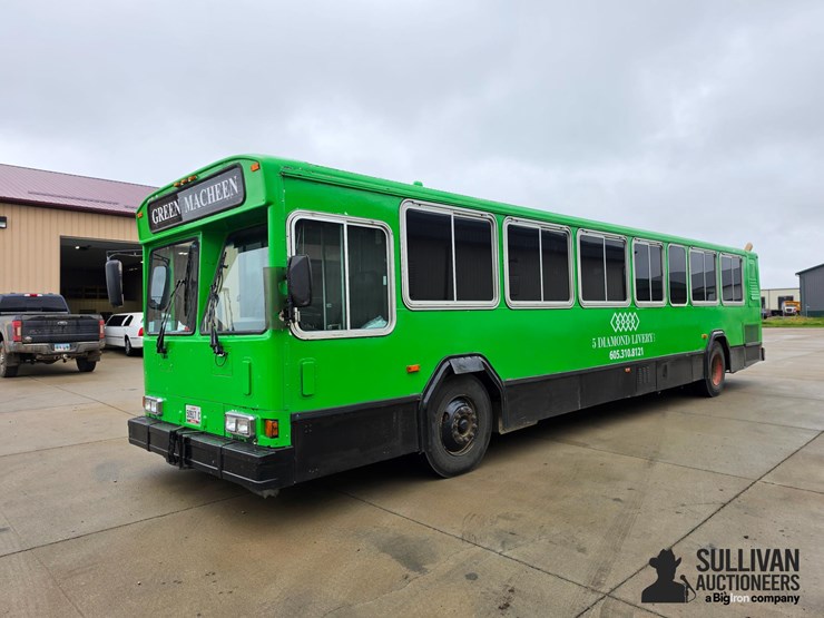 2000-gillig-party-bus-image-1