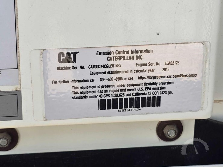 2013-caterpillar-xq60-6-image-24