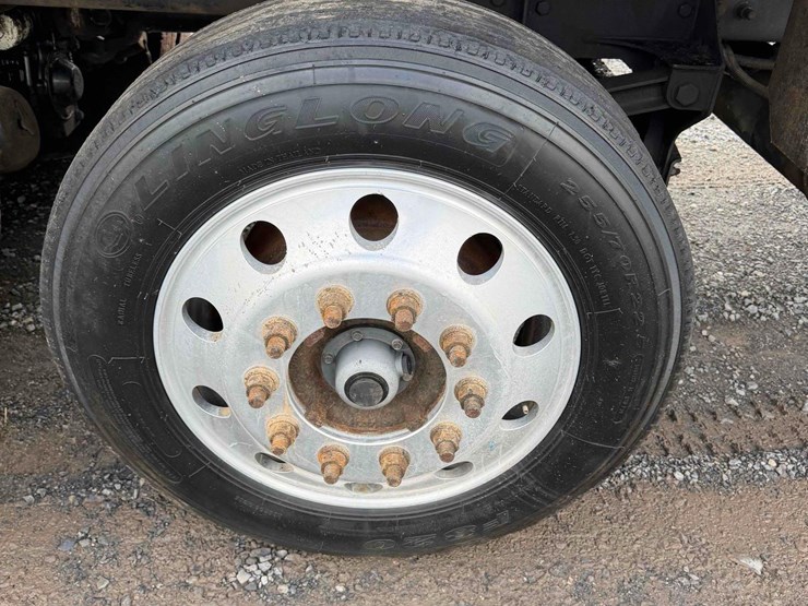 2006-freightliner-tri-axle-dump-image-8