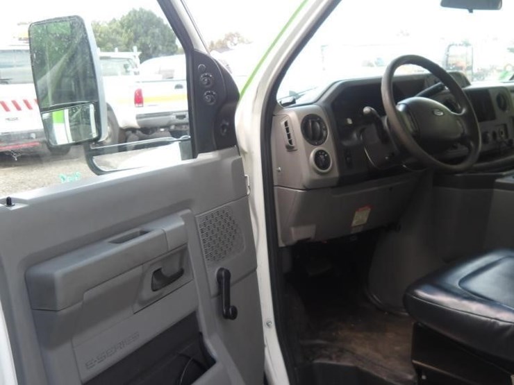 2016-ford-e450-image-17