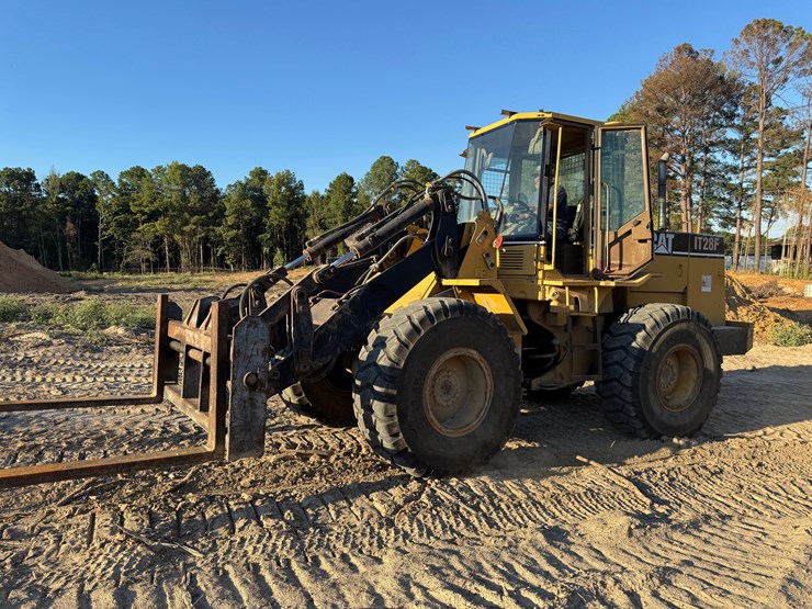 caterpillar-it28f-image-7