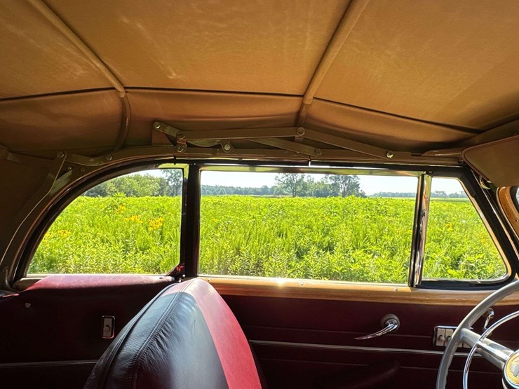 1947-ford-super-deluxe-sportsman-image-136