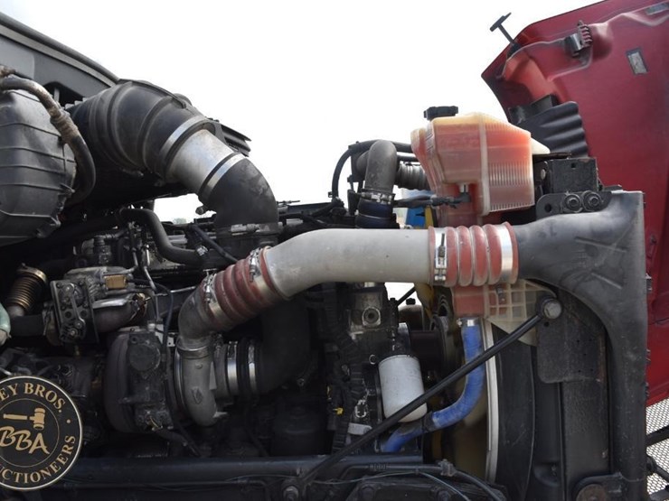 2014-peterbilt-579-image-31