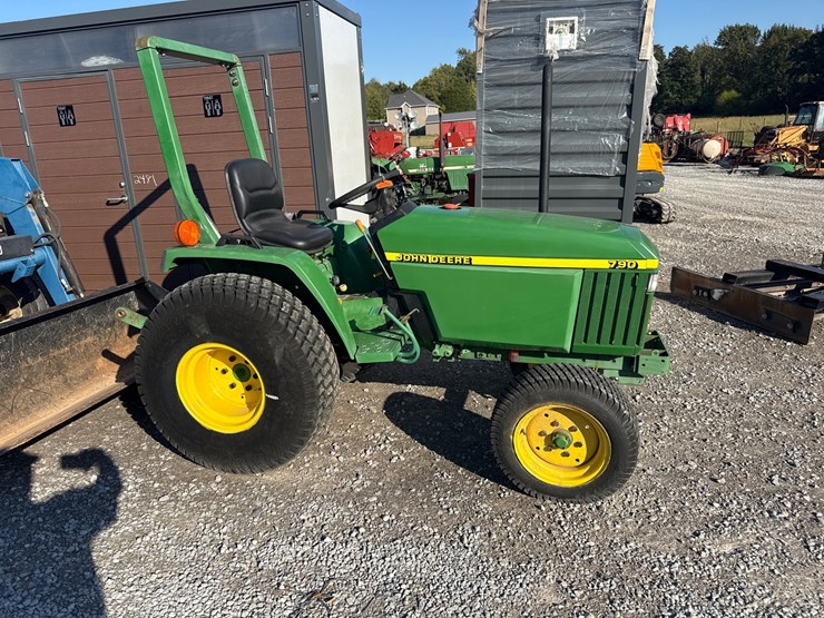 john-deere-790-image-1