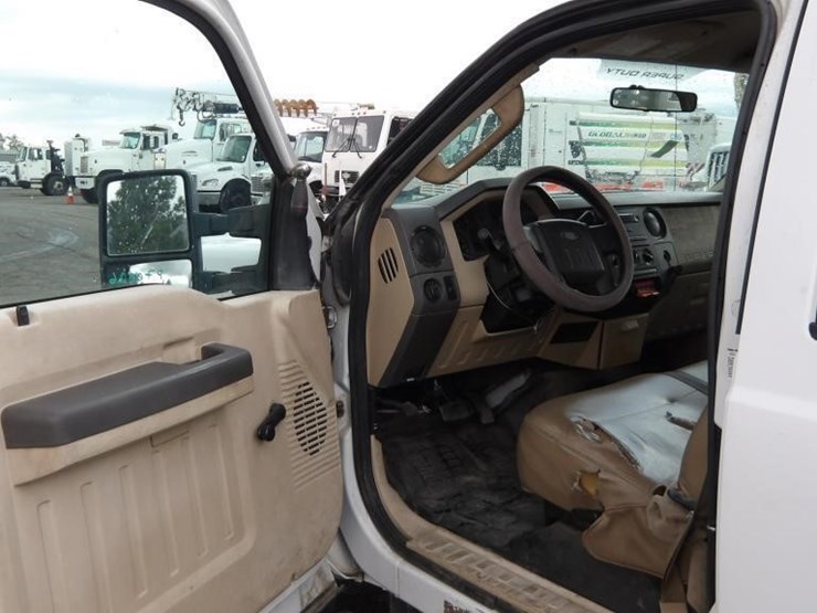 2010-ford-f450-image-19