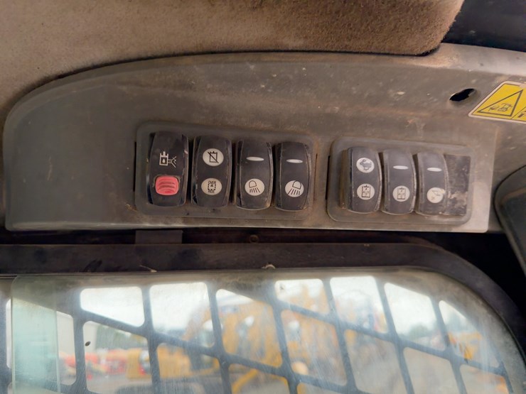 2009-caterpillar-279c-image-23