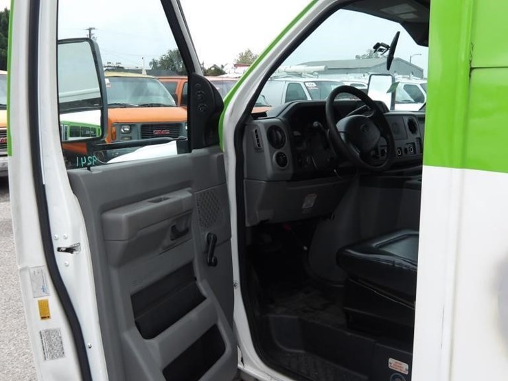 2017-ford-e450-image-19