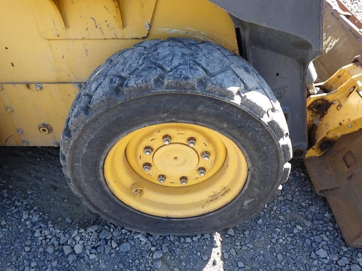 deere-318g-image-11