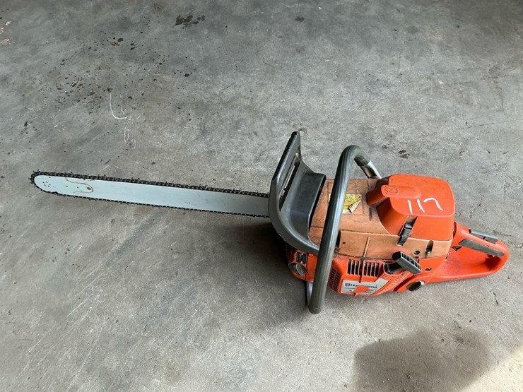 #117-•-2011-husqvarna-390xp-chainsaw-image-1