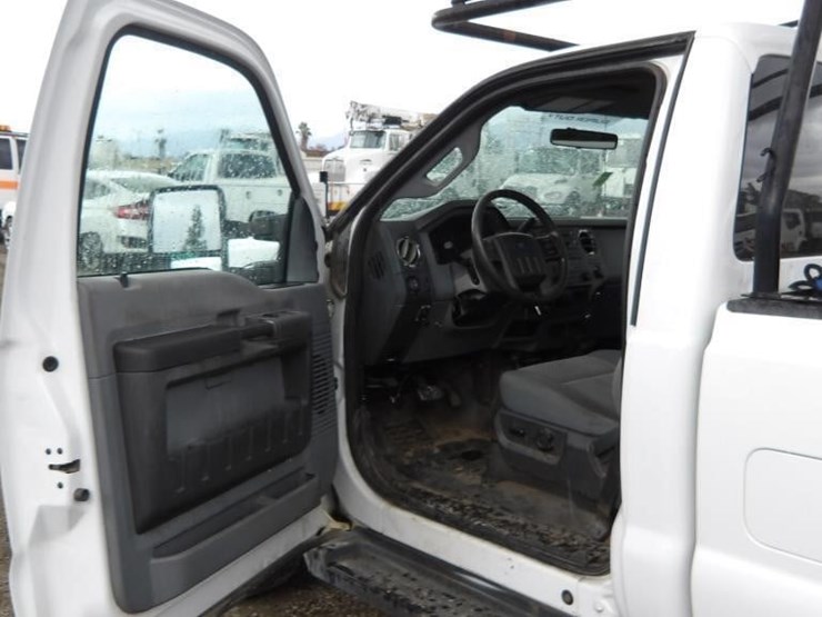 2011-ford-f350-image-12