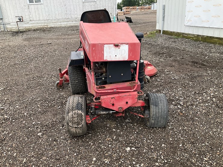 toro-groundsmaster-325d-image-2
