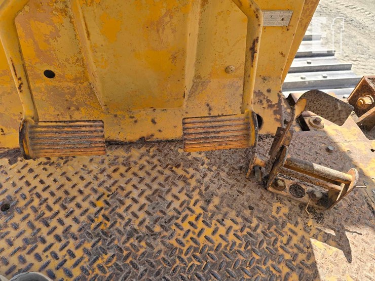 caterpillar-d6d-image-18