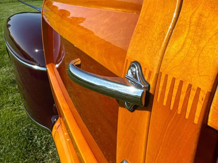 1947-ford-super-deluxe-sportsman-image-126