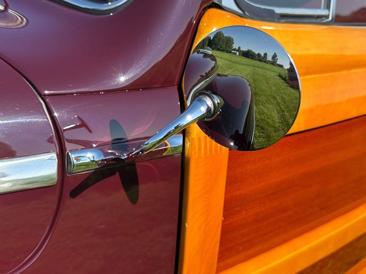 1947-ford-super-deluxe-sportsman-image-130