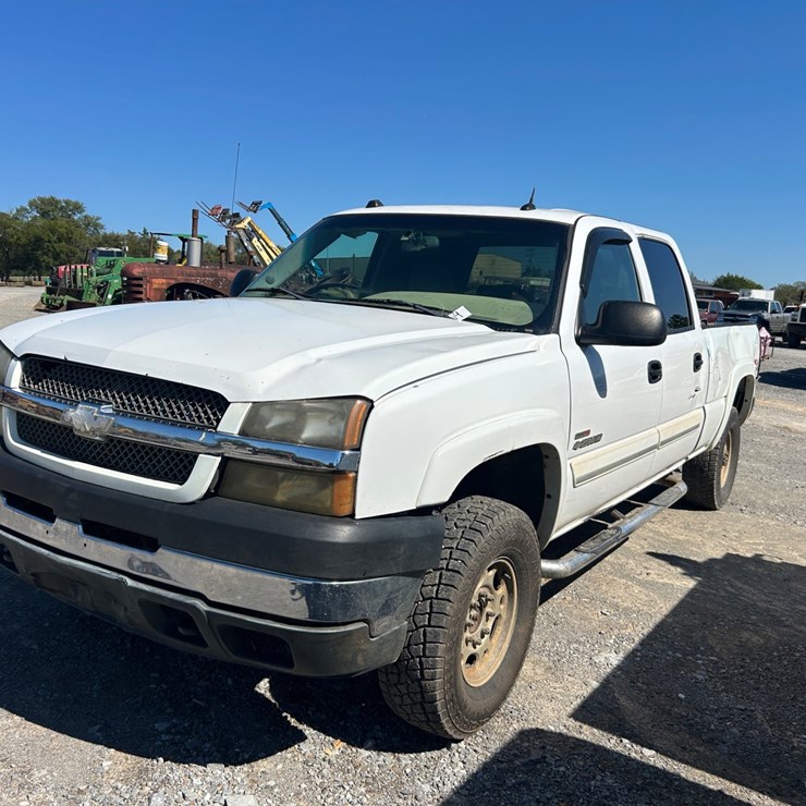 2004 CHEVROLET 2500