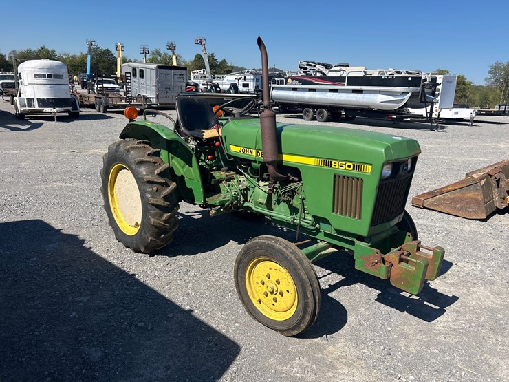 john-deere-850-image-1