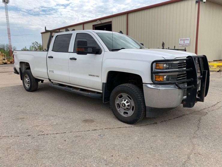 2018-chevrolet-silverado-2500hd-image-5