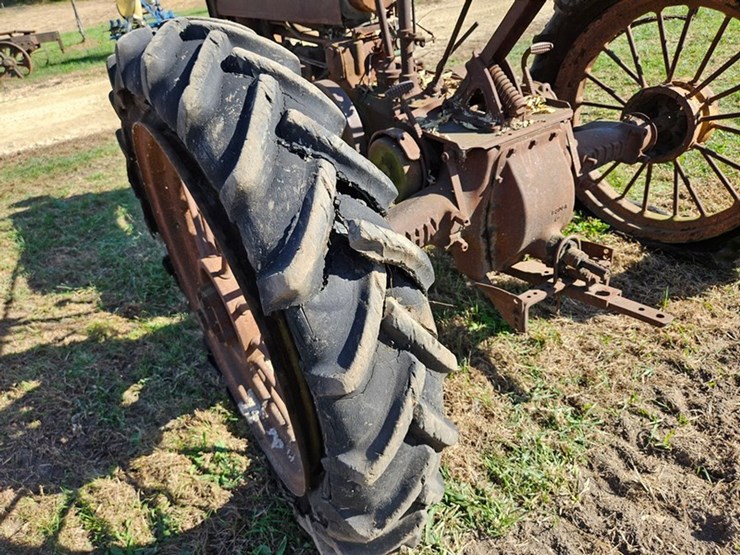 john-deere-model-b-image-15