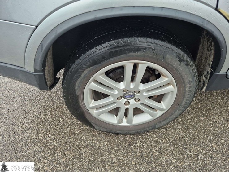 2012-volvo-xc90-image-24