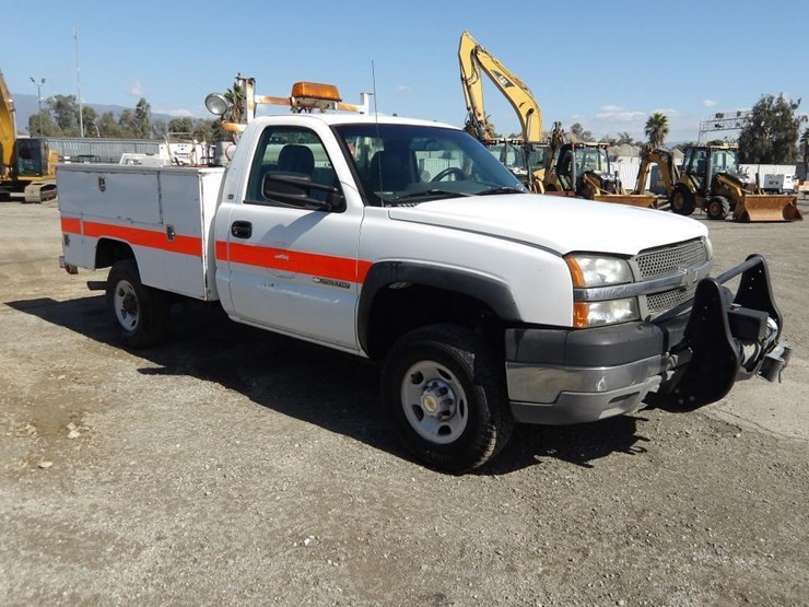 2003-chevrolet-silverado-2500-image-3
