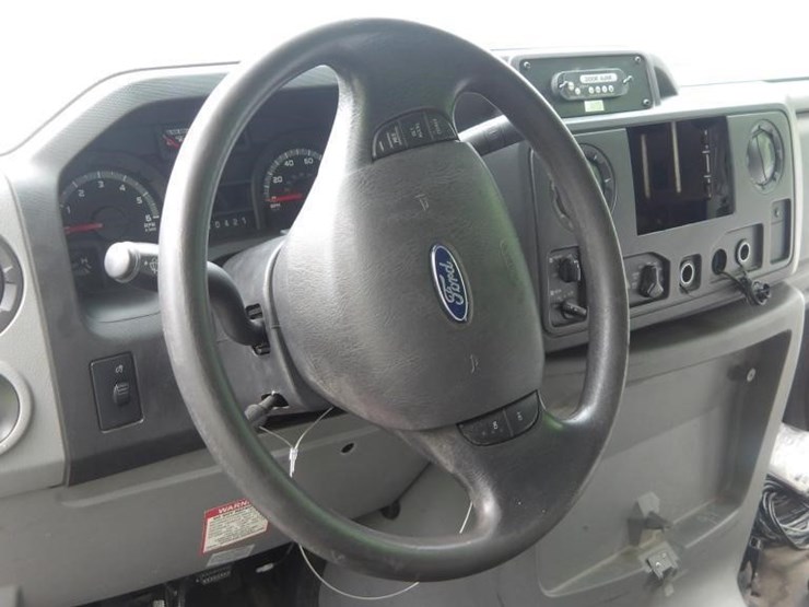 2016-ford-e450-image-15
