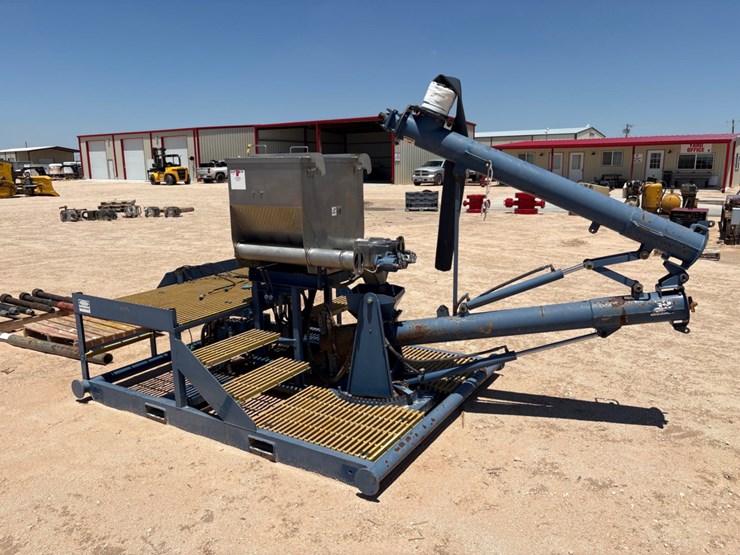 hydraulic-chlorine-dioxide-auger-&-hopper-unit,-skidded-image-2