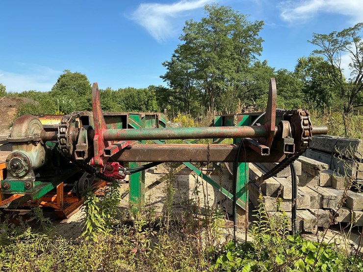 #128-•-log-deck-with-stop-and-loader-image-11