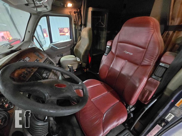 2009-peterbilt-387-image-9