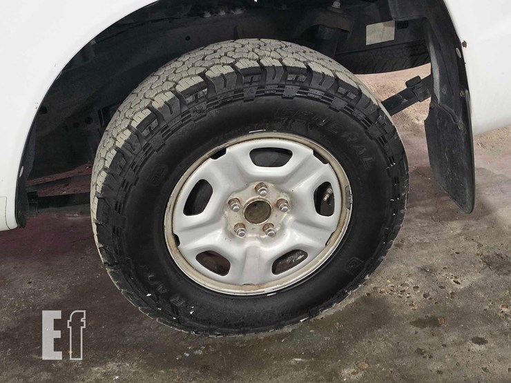 2013-toyota-tacoma-image-16