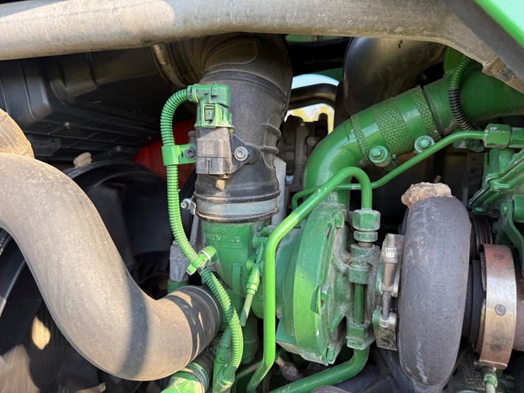2017-john-deere-6110m-image-70