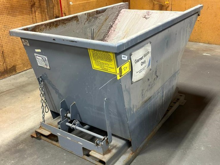 wright-self-dumping-hopper,-model-10055,-1-yard-capacity-image-1