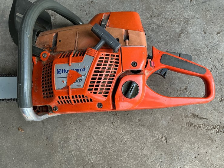 #117-•-2011-husqvarna-390xp-chainsaw-image-10