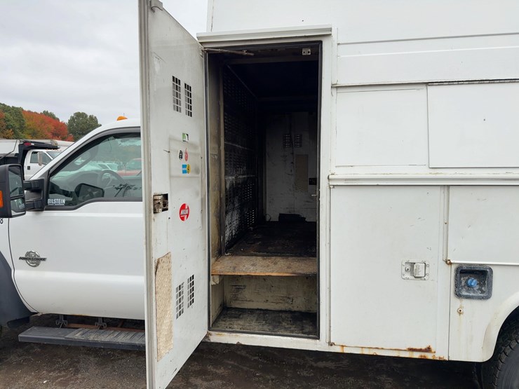 2013-ford-f550-xl-image-12
