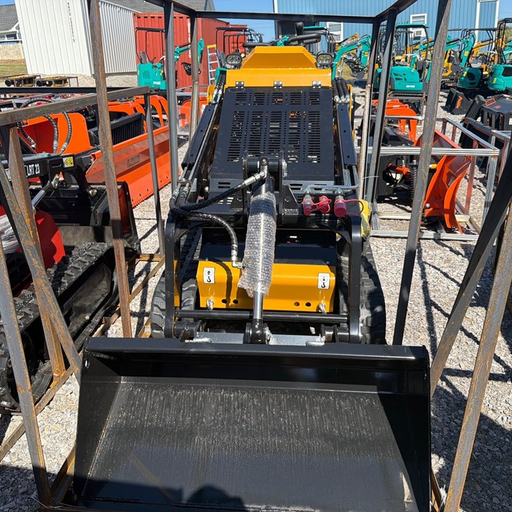 #844 • CFG Industrial KJT27 Mini Skid Steer