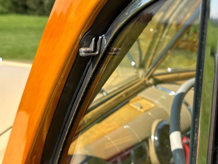 1947-ford-super-deluxe-woody-wagon-image-65