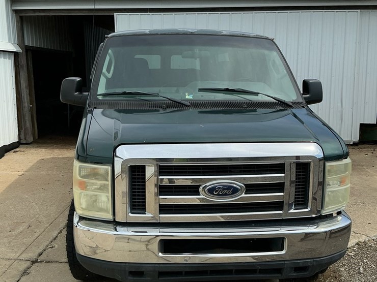 2009-ford-e350-image-8