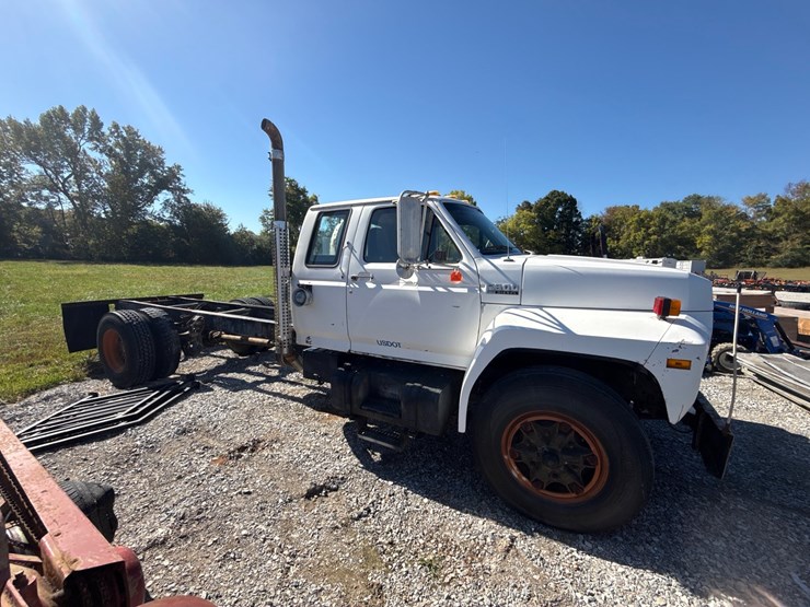 ford-f800-image-1