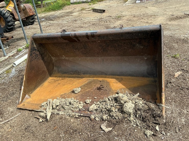 #325-•-loader-bucket-attachment-image-3