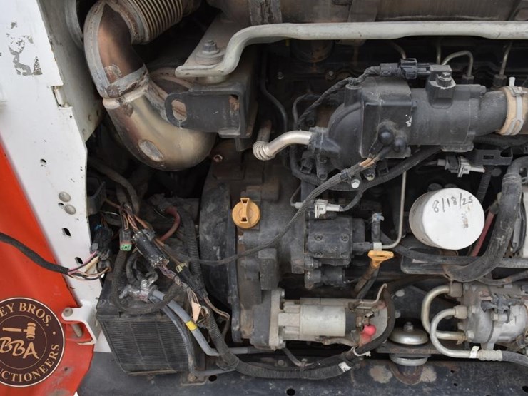 2019-bobcat-t770-image-32