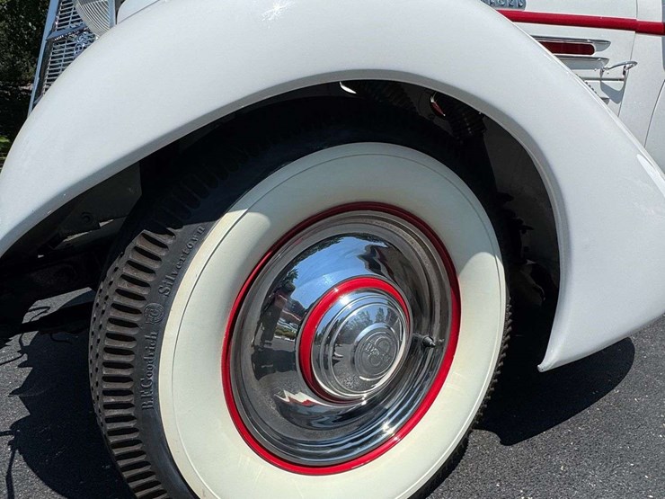 1936-auburn-852-supercharged-boattail-speedster-image-25